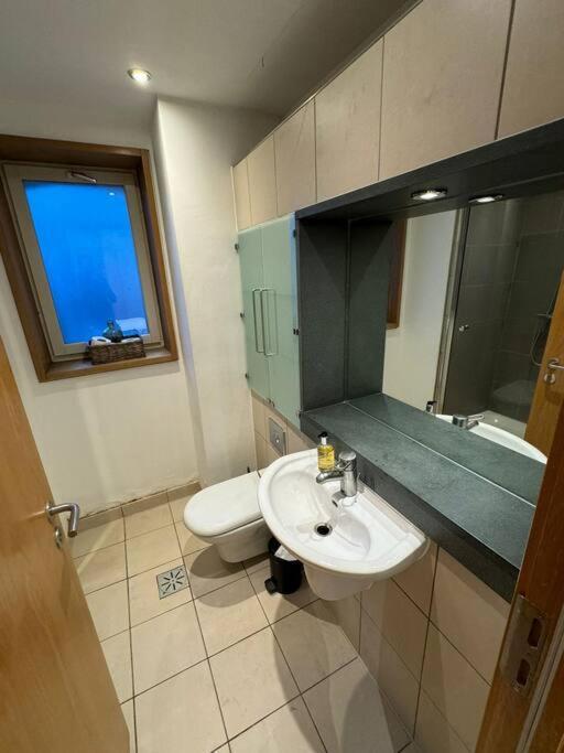 1 Bedroom In Piccadilly Circus St James Cov1 London Eksteriør billede